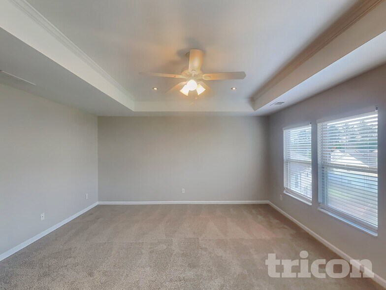 Building Photo - 5517 Village Trace