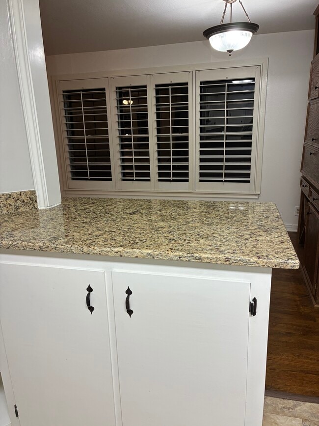 Building Photo - 404 Arizona Ave