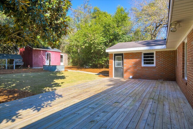 Building Photo - 1613 Pendleton Rd