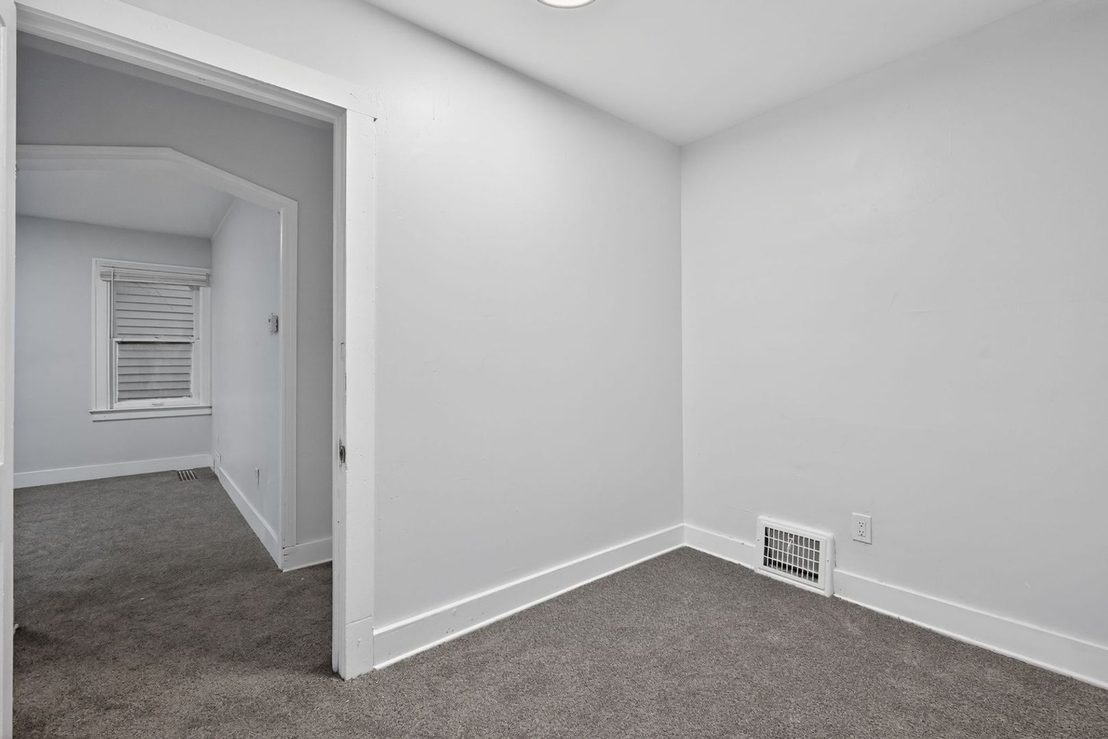 Building Photo - 16189 San Juan Dr