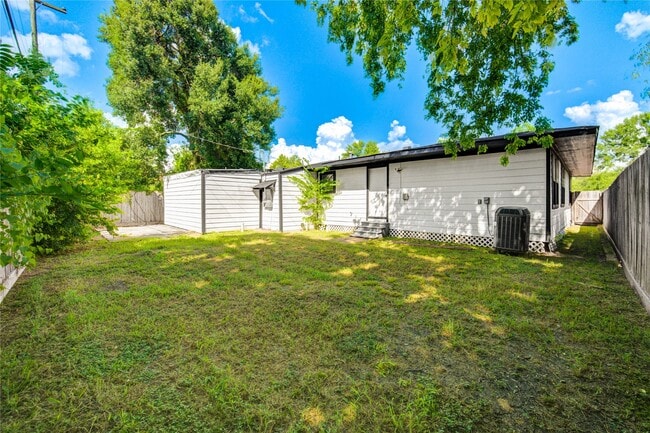 Building Photo - 6638 Winton St