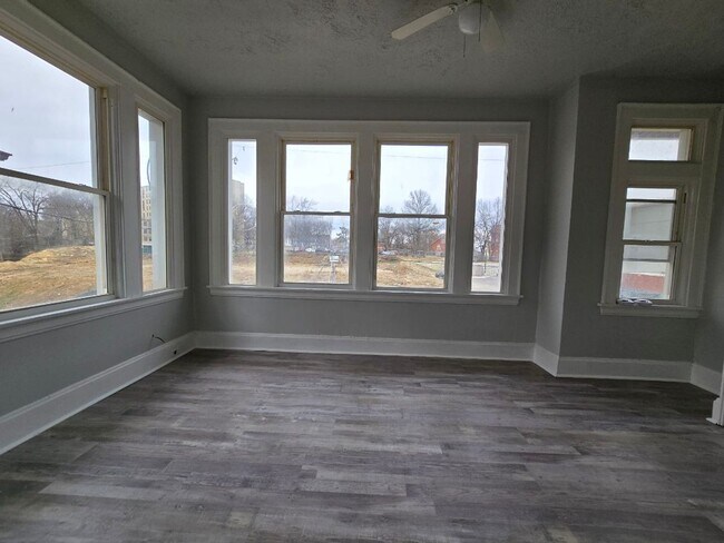 Building Photo - 579 Blair Ave