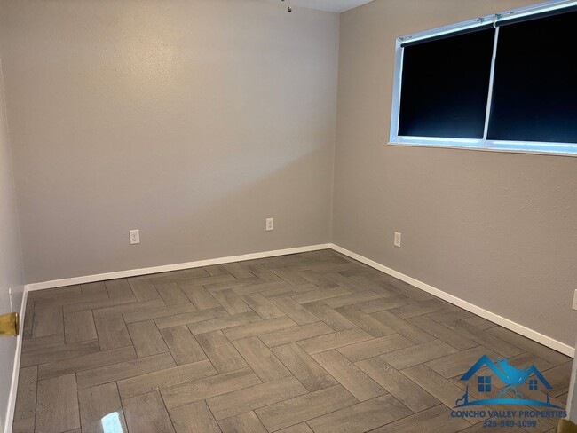 Building Photo - For Rent - 3 Bed/ 1.5 Bath near Fannin Elementary