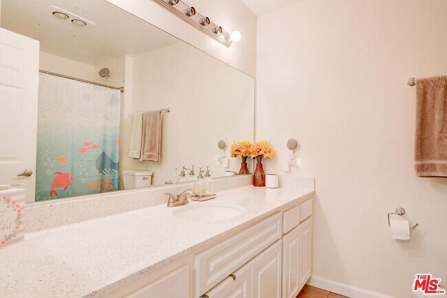 Building Photo - 1275 Seacliff Ct