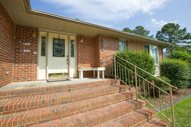 Building Photo - Beautiful 3 bedroom home in Woodlake