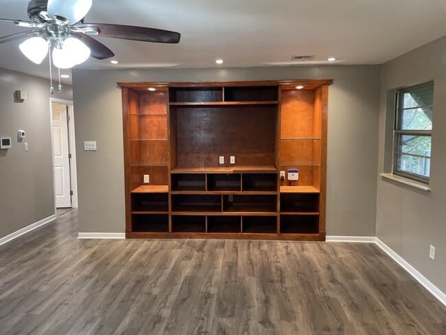 Building Photo - 4708 SE Sunnymeade