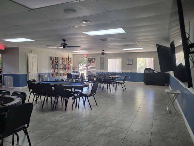 Building Photo - 4903 Myrtle Oak Dr