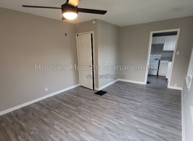 Building Photo - 932 N Leland Ave