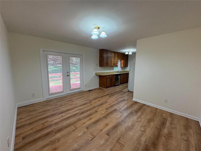 Building Photo - 122 Kenimer Cir