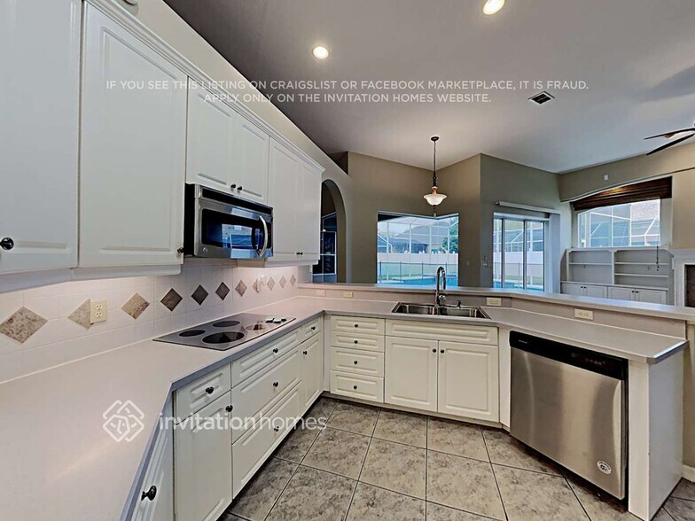 Building Photo - 8119 Belshire Dr