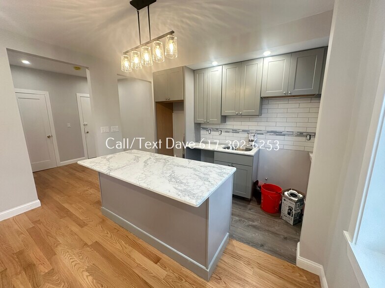 Building Photo - 4 Carol Ave