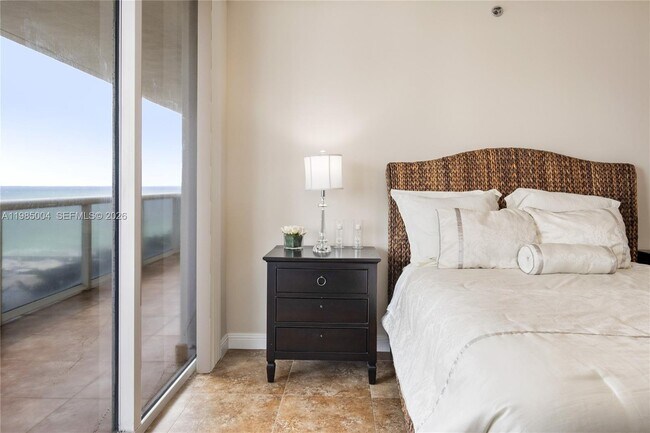 Building Photo - 1830 S Ocean Dr