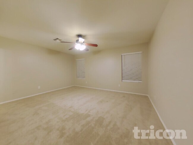 Building Photo - 11522 W Charter Oak Rd