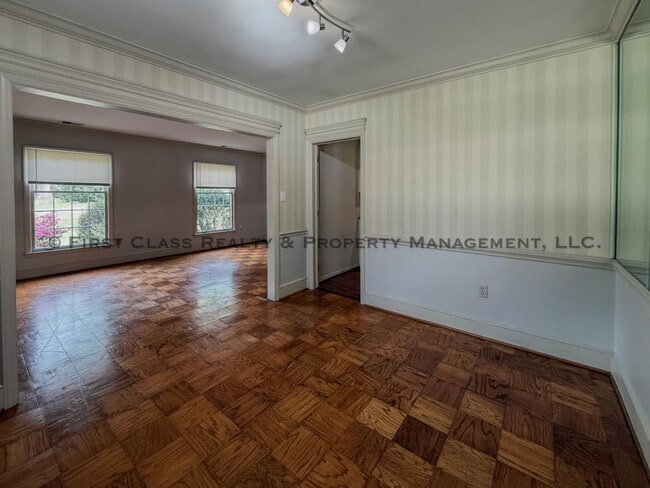 Building Photo - 500 Ashworth Rd