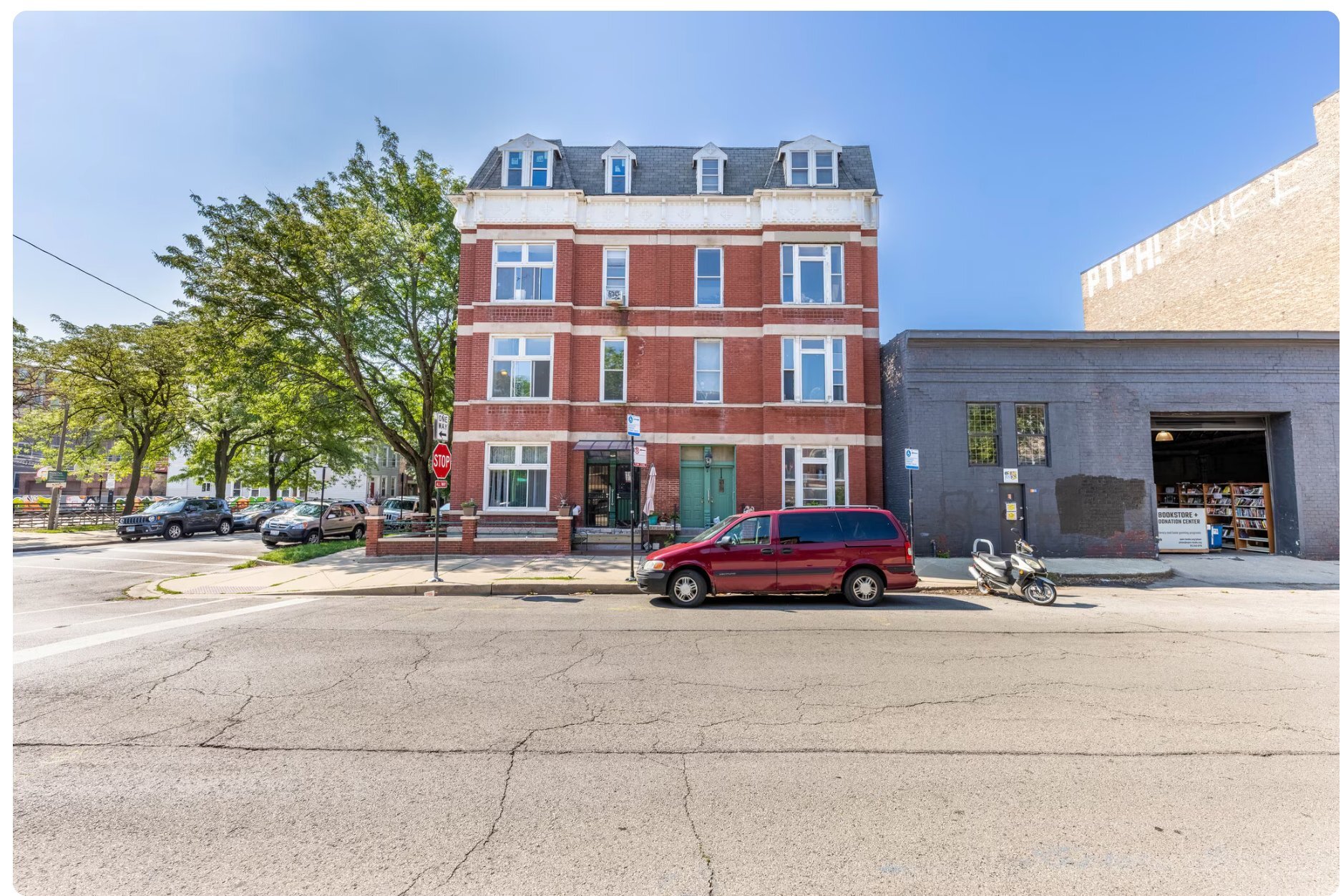 Building Photo - 901 W 19th St