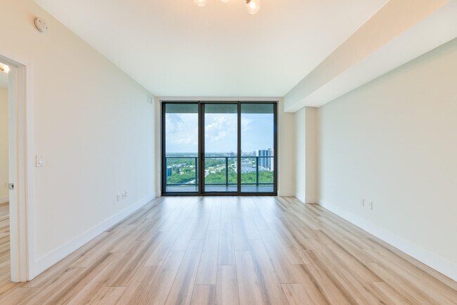 Building Photo - 16385 Biscayne Blvd
