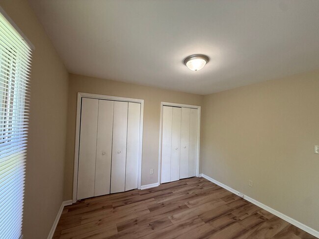 Building Photo - 4720 Matt Dr