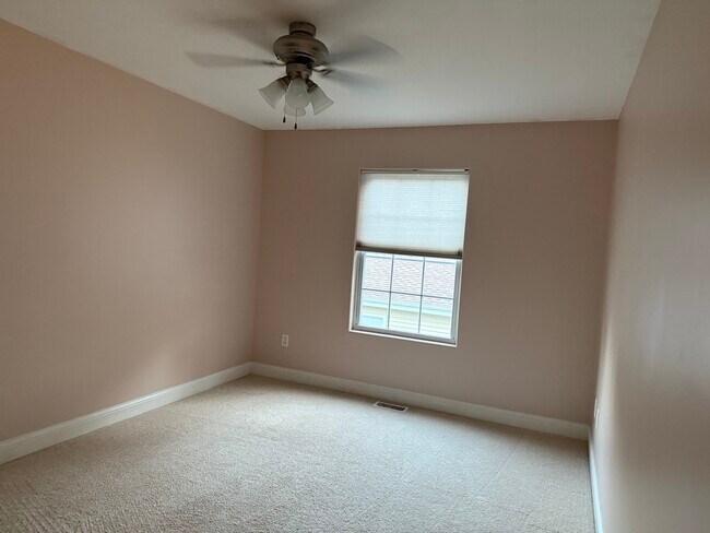 Building Photo - 1202 Griffin Lake Ave