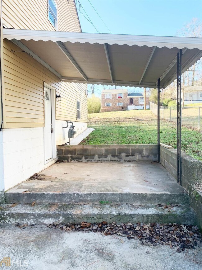 Building Photo - 6416 Westbury Rd