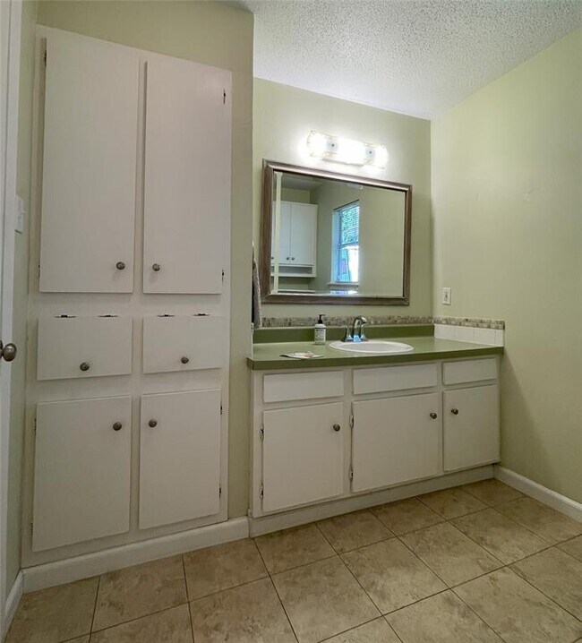 Building Photo - 3101 Matador Dr
