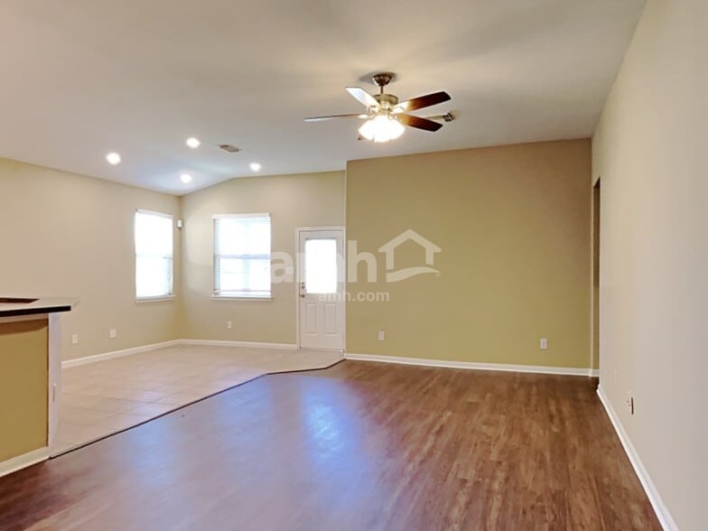 Building Photo - 21367 Village Crossing Ln