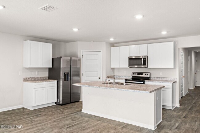 Building Photo - 5816 Viking Wy