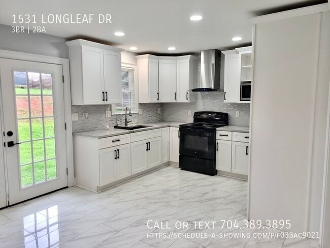 Building Photo - 1531 Longleaf Dr