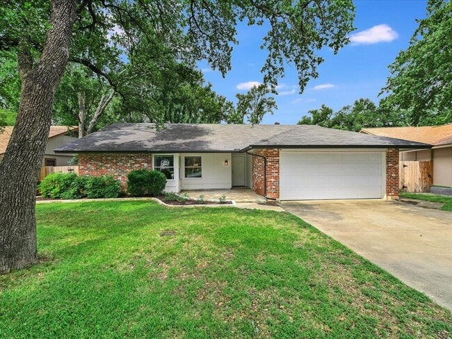 Primary Photo - Recently Renovated throughout! Light and B...