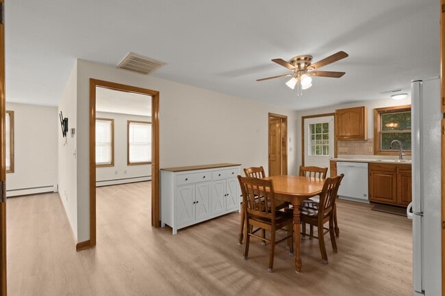Building Photo - 53 Azarian Rd
