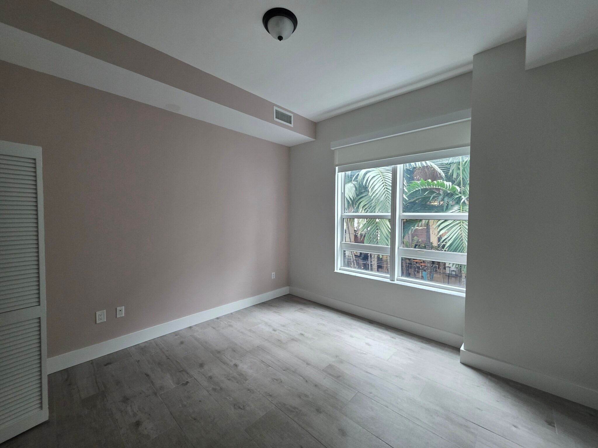 Building Photo - 950 Brickell Bay Dr