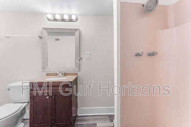 Building Photo - 620 Prichard Ave