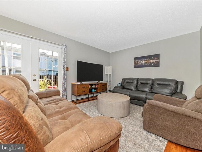 Building Photo - 12461 Quail Woods Dr