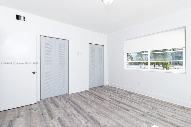 Building Photo - 8430 Harding Ave