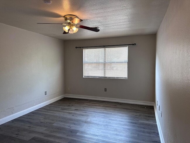 Building Photo - 298 Lamaloa Ln