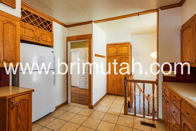 Building Photo - 1475 E Michigan Ave