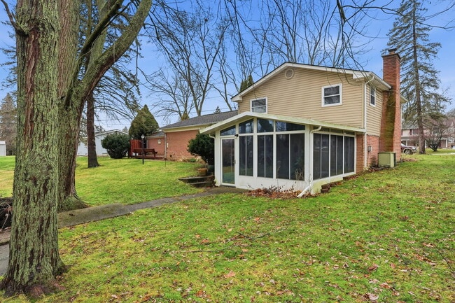 Building Photo - 6382 Houghten Dr