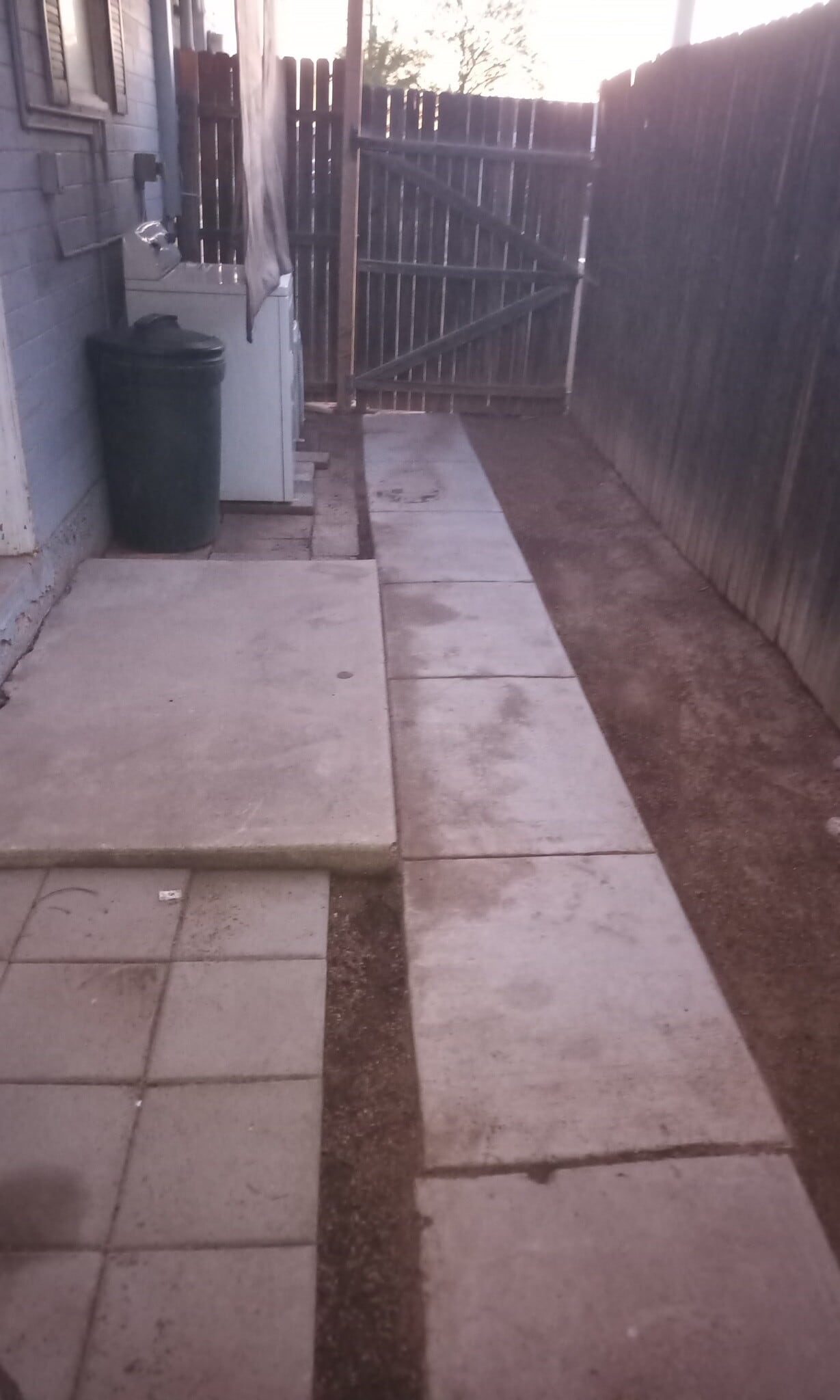 Building Photo - 425 N 20th Ave