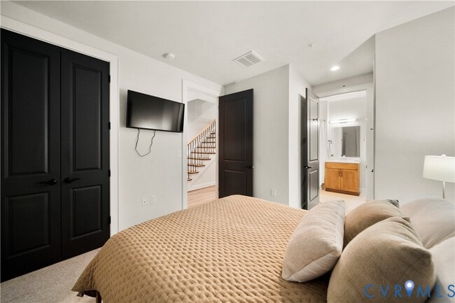 Building Photo - 441 W 7th St