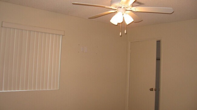 Building Photo - Mountain View