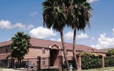 Building Photo - Summit Courtyard Apartments