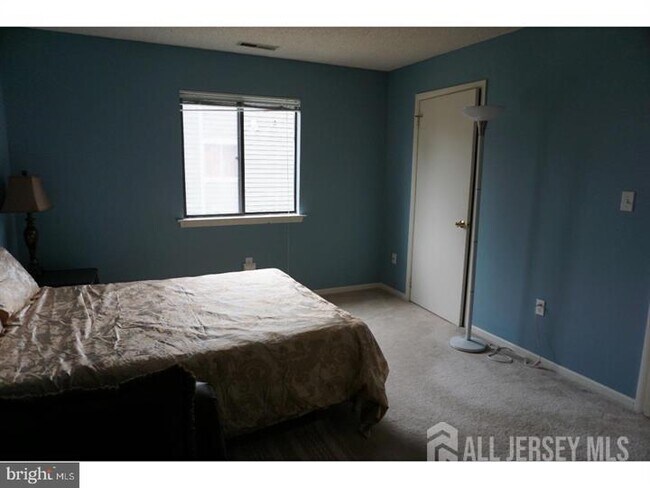 Building Photo - 8612 Tamarron Dr