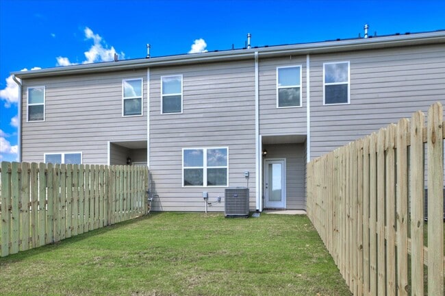 Building Photo - 809 Grovebury Ct