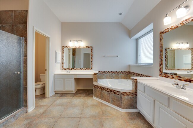 Building Photo - 1903 Blue Water Bay Dr