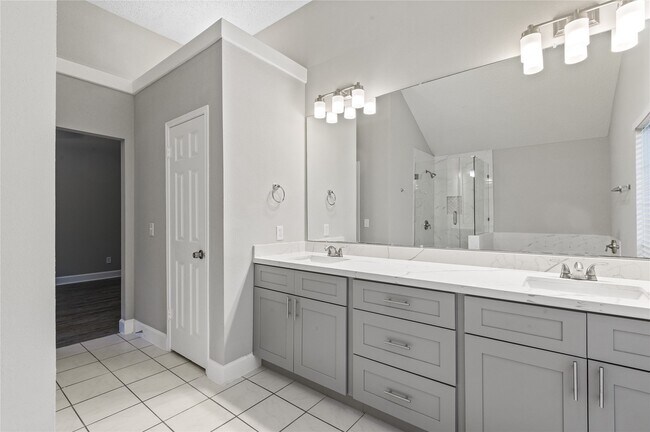 Building Photo - 31 S Stony Bridge Cir