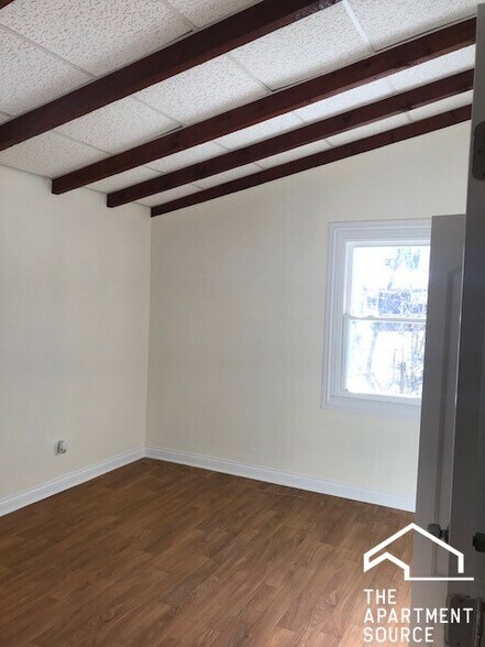 Building Photo - 1227 Wood Ave