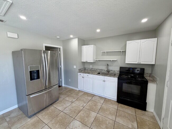 Building Photo - Cozy 1-Bedroom in Davenport – Utilities Included | $1,100/mo