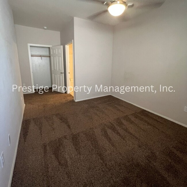 Building Photo - 3BD+Den/3BA Marana Home With Wonderful Com...