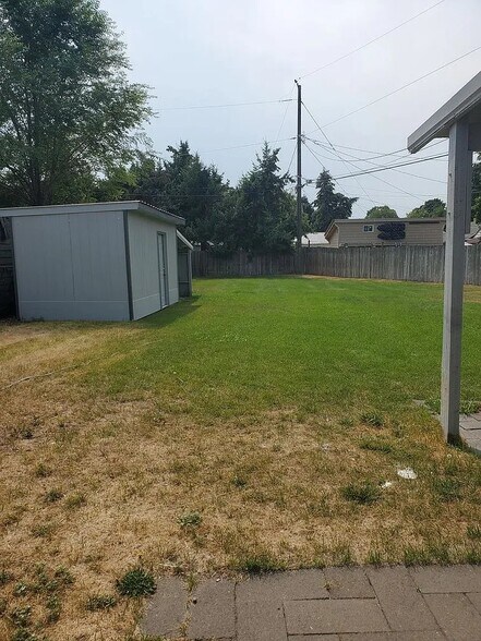 Building Photo - 224 E Graves Rd