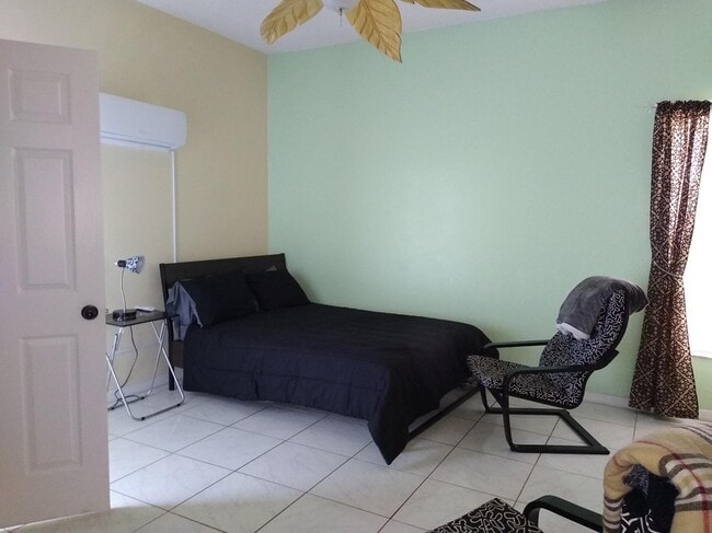 Building Photo - 106 Woodbury Pines Cir