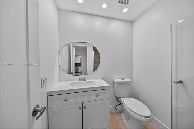 Building Photo - 1545 Springside Dr
